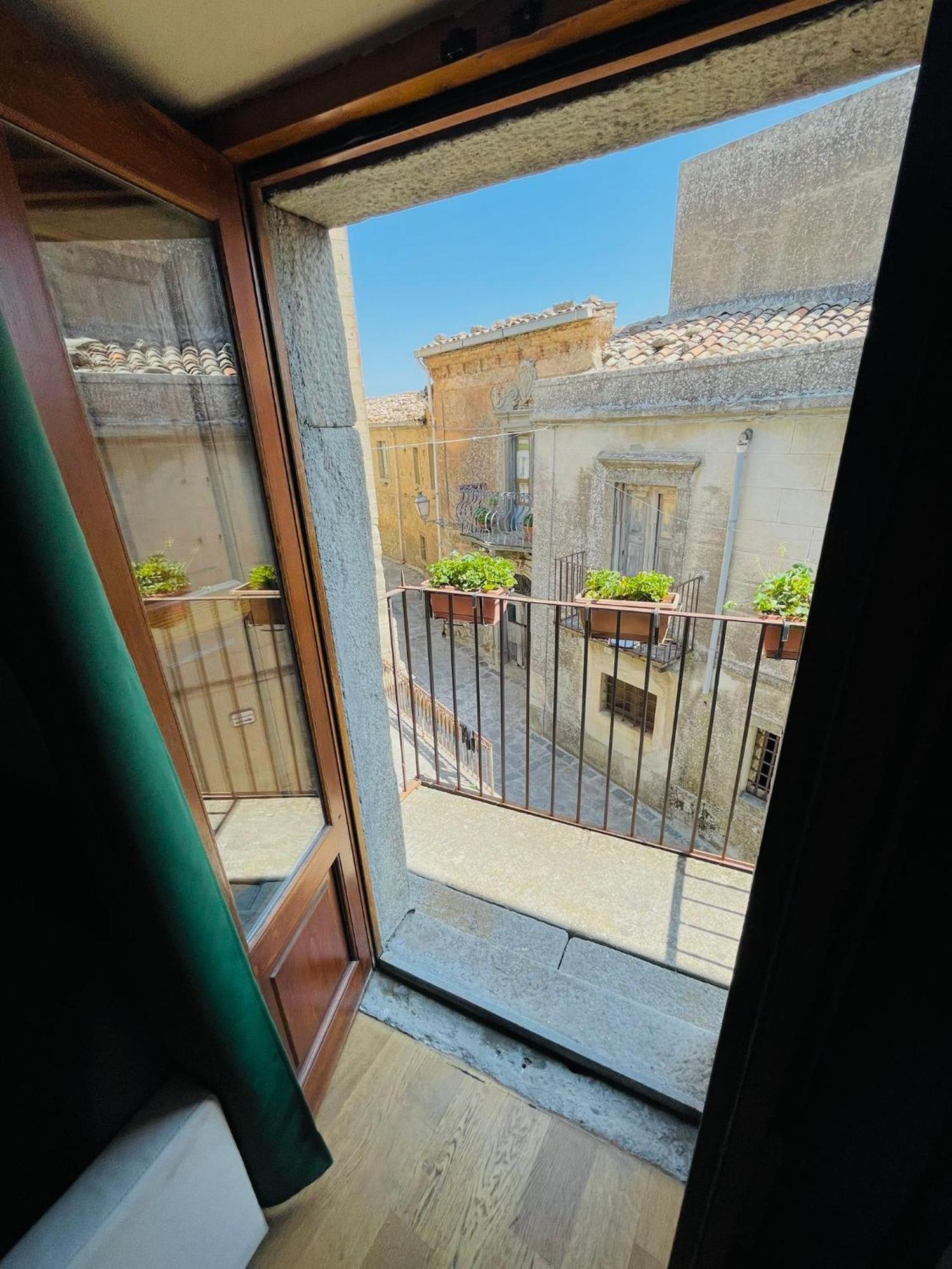 San Nicolò Holiday Home Montalbano Elicona Esterno foto