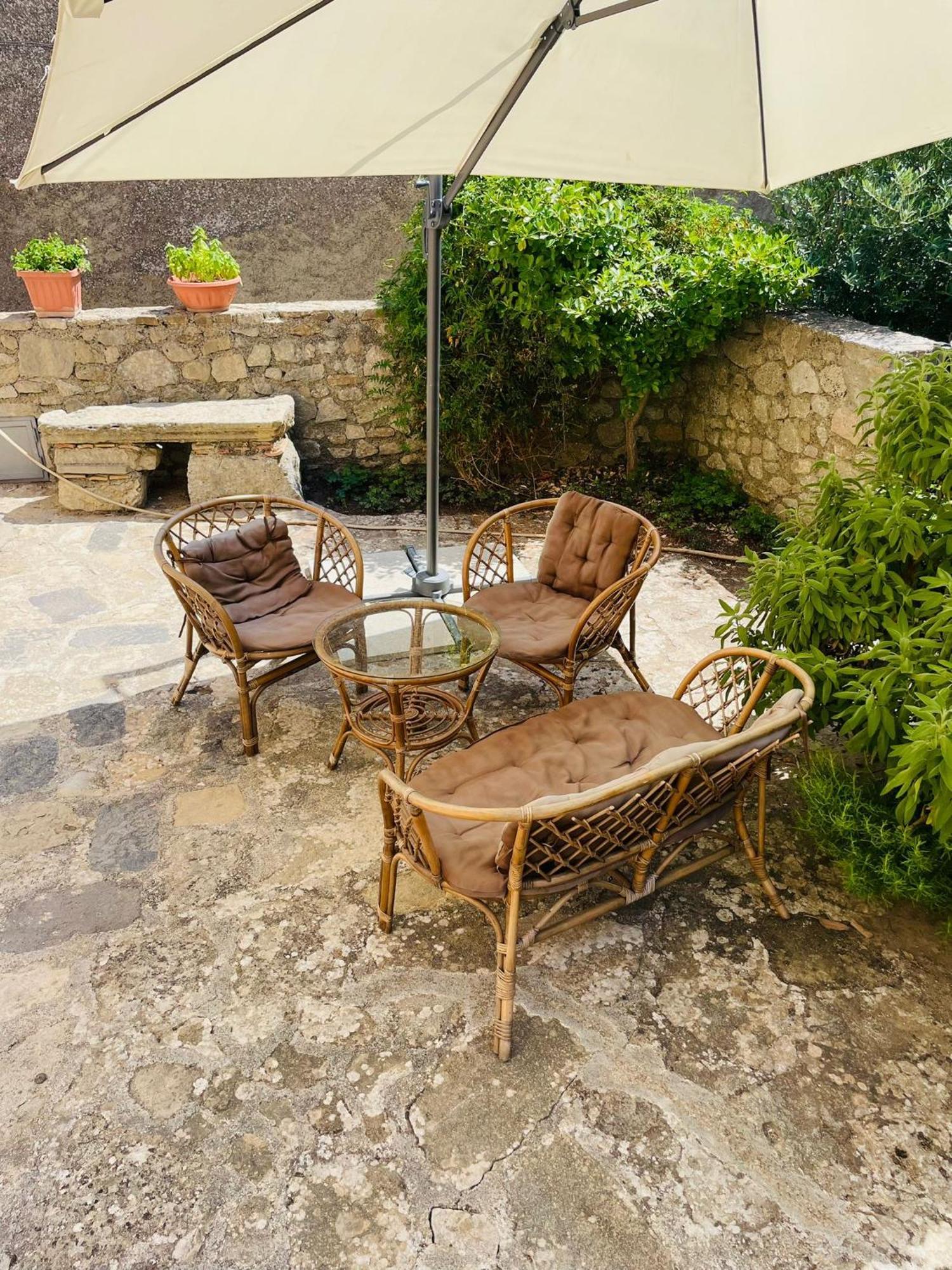 San Nicolò Holiday Home Montalbano Elicona Esterno foto